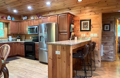 Boone Cabin | Luxury Cabin with Mountain Views, Fire pit, Hot tub and more !
