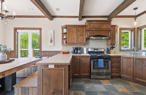 Lac-Superieur Ski Chalet | Luxury Chalet Mont-Tremblant view Hot tub, Sauna, Billiards, lake access