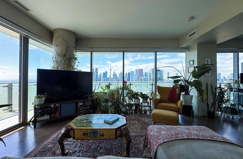 Downtown Toronto Apartment | Luxury condo in Downtown Toronto