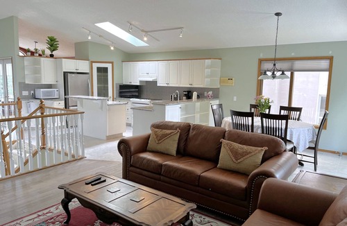 Arbour Lake House | Luxury Estate Bungalow in Lake Community
