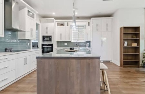 Delta House | Luxury Estate in North Delta, Upscale Living