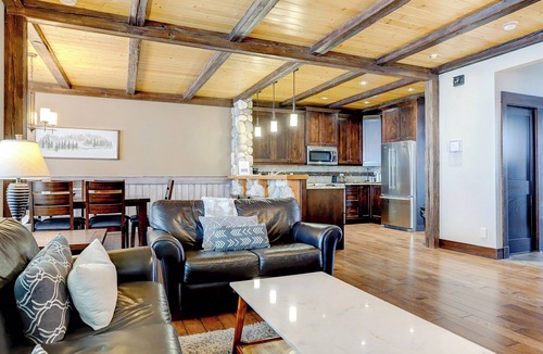 Silver Star Mountain Ski Chalet | Luxury Family Ski Chalet with Private Suite & Hot Tub | True Ski-In/Out