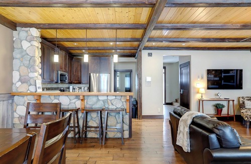 Silver Star Mountain Ski Chalet | Luxury Family Ski Chalet with Private Suite & Hot Tub | True Ski-In/Out
