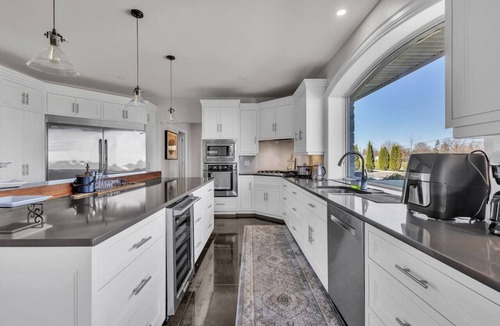 Conestogo House | Luxury Farmhouse w/Hot Tub
