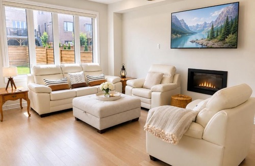 Aurora House | Luxury Furnished 4BR Home for Monthly Stays