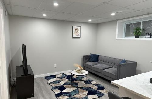 Transcona Apartment | Luxury-Home Away from Home with Private Entrance
