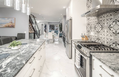 Southwest Calgary House | 👑Luxury Inner City New Built/Garage/AC/EV Charger