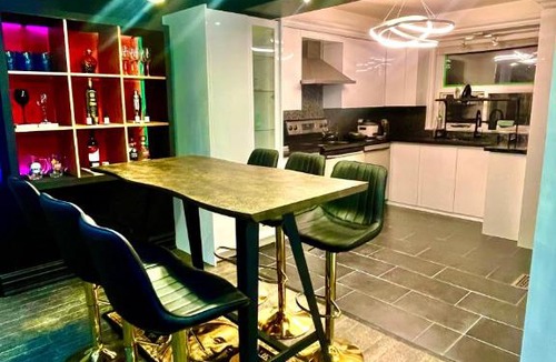 Richmond Hill House | Luxury KIA Room B