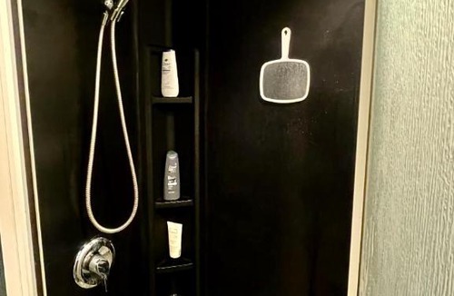 Richmond Hill House | Luxury KIA Room F