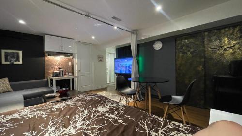 Richmond Hill House | Luxury KIA Room K