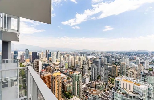 Downtown Vancouver Apartment | Luxury Living above the Clouds! Best of Vancouver!
