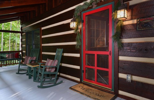 Blowing Rock Cabin | ☆Luxury Log Cabin☆3K/1Q/4 Full-bunks☆Fireplace☆Firepit☆4TVs☆Jacuzzi☆Foosball☆