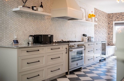 Dunbar House | Luxury Main-Level 2BR Private Home close to UBC