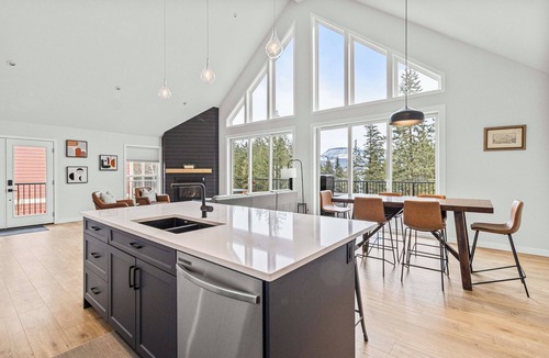 Blind Bay House | Luxury Modern Farmhouse in Blindbay