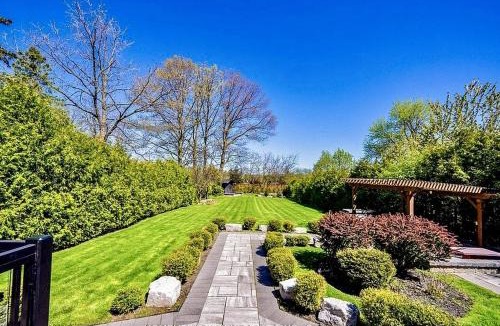 Richmond Hill House | Luxury Modern Retreat in Richmond Hill