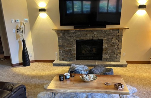 Creston House | Luxury Mountain Vacation Home with Heated Indoor Pool