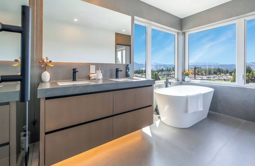 Regional District of Nanaimo House | Luxury! New Built! Roof Top Ocean & Mountain Views! AC & BBQ
