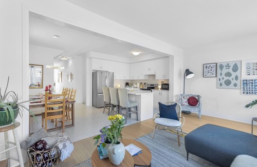 Thorold House | Luxury Niagara Escape 4-BR Near Falls & Wine Ctry