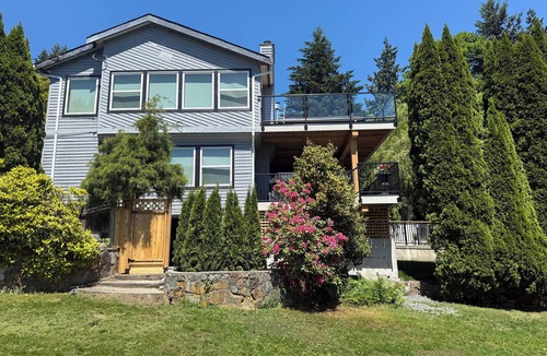 Lynn Valley House | Luxury North Vancouver Mountain Retreat