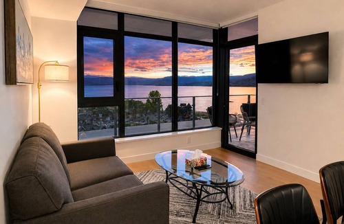 South Pandosy Apartment | Luxury on the Lake with Amazing 11/F Unobstructed View!