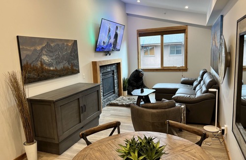 Canmore Condo | Luxury Penthouse Condo-Pet Friendly with Vaulted ceilings, best of everything.