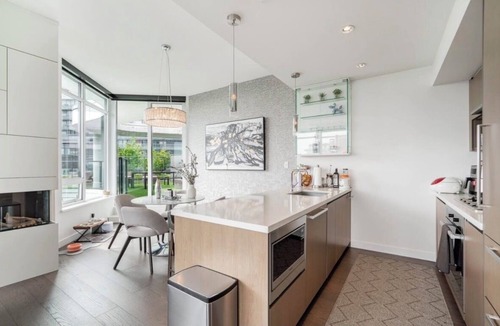 Crosstown Condo | Luxury Penthouse next to BC Place