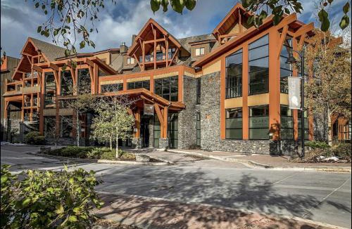 Canmore Apartment | Luxury Resort 2Bedroom 2Bath Sleeps 6 945 square feet