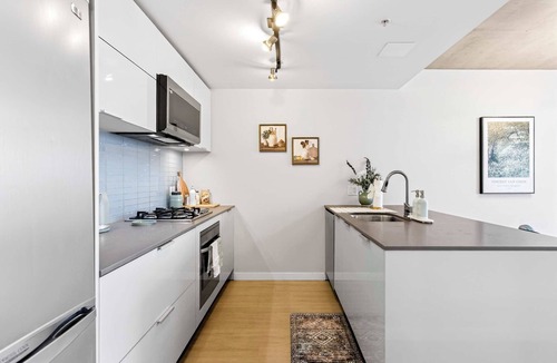 Gastown Condo | Luxury Vancouver Condo, Stunning City & Water Views