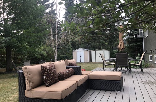 Varsity House | Luxury Varsity Home 2 Masters, Near UofC and Parks