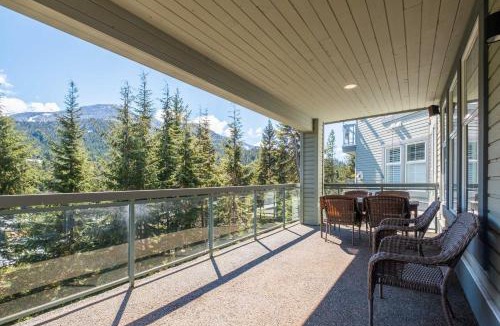 Blueberry Hill House | Lynx 302 by Outpost Whistler