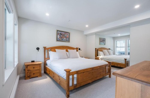 Blueberry Hill House | Lynx 302 by Outpost Whistler