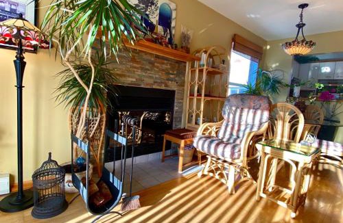 Magog Apartment | Magog Lovely Vacation Home