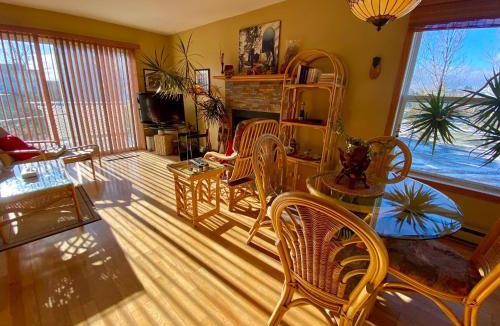 Magog Apartment | Magog Lovely Vacation Home