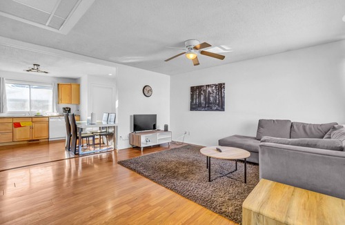 Calgary House | Main floor 3 bedroom bungalow! Close to Airport!