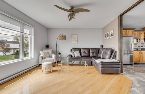Notre-Dame-des-Laurentides House | Maison familiale Charlesbourg, Spa