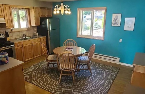 Brew Bay House | MALASPINA HIDEAWAY
