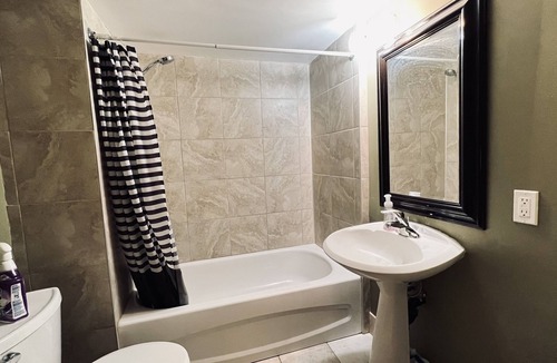 North Central Edmonton House | Male accommodation only Close to NAIT/Kingsway Mall/Downtown