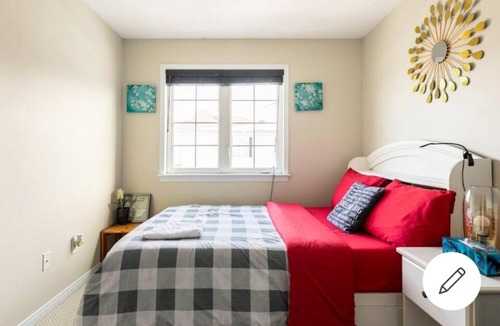 Ottawa Division House | Mannys place