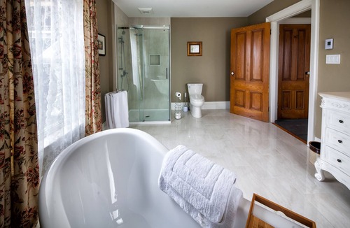 Dorchester Bed & Breakfast | Maplehurst Manor B&B