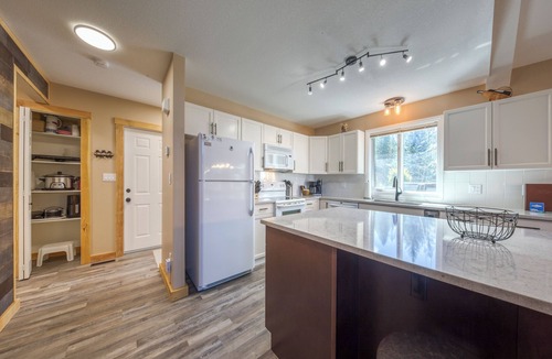 East Kootenay House | Marble Canyon 3 bedroom loft townhome: Unit 902P2