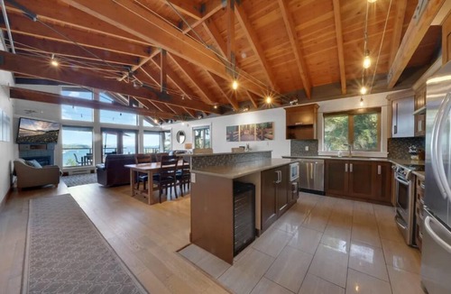 Ganges Apartment | Mariner's Loft