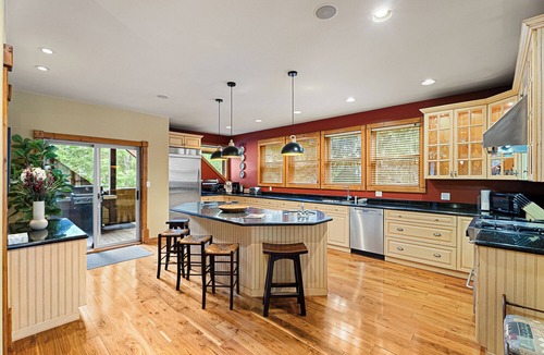 Nicklaus North Ski Chalet | Marmot's Meadow Chalet: Tranquil 14th Fairway - Private Hot Tub