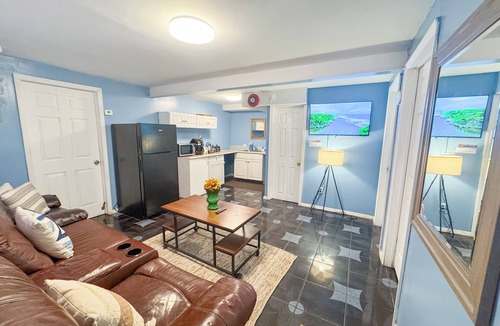 Far Rockaway Apartment | MASTER SUITE Studio- Private Entrance and Bathroom