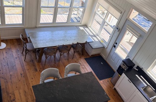 The Archipelago Cottage | McLaren Island Waterfront Private Cottage