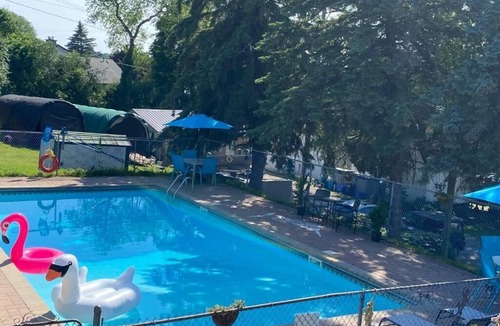 Prince Edward Ski Chalet | Merland Park Cottages - Chalet 1
