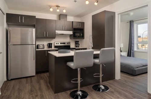 Cote-Des-Neiges—Notre-Dame-De-Grace Apartment | Midtown *206* - Condo 2 bdr