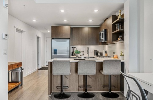 Bridgeland Condo | Min. 30 Days » The Radius DT » 2 BR » Free Parking
