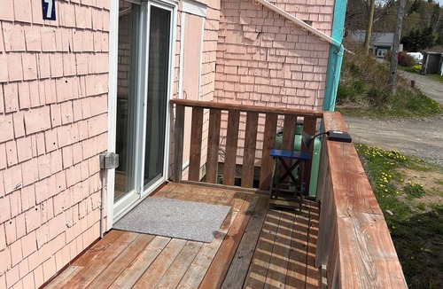Harbourville Cabin | Minimalist by the Beach - Back to Basics