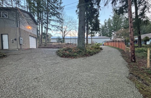 Central Saanich House | Minutes from Butchart Gardens on a secluded 5 acre estate.