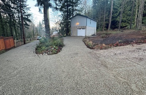 Central Saanich House | Minutes from Butchart Gardens on a secluded 5 acre estate.